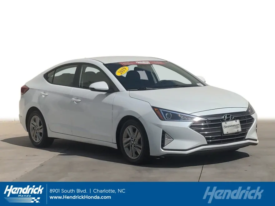 2019 Hyundai Elantra SEL photo 1