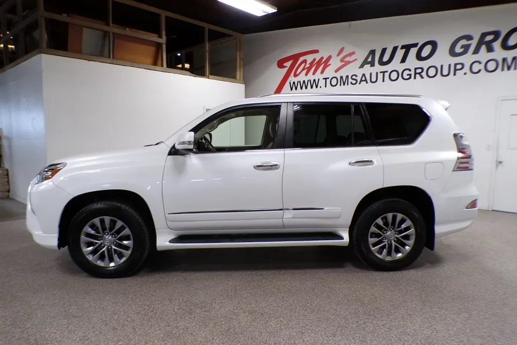 2016 Lexus GX 460 Luxury photo 1