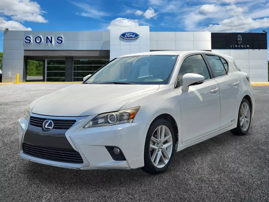 2014 Lexus CT 200h photo 1