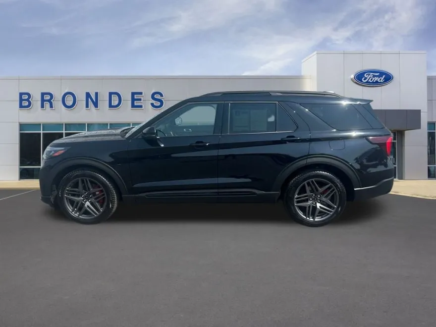 2025 Ford Explorer ST photo 1
