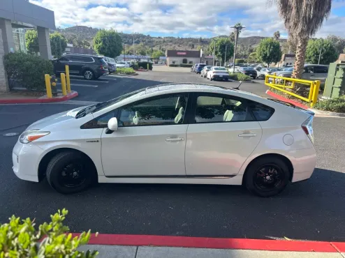 2012 Toyota Prius One photo 4