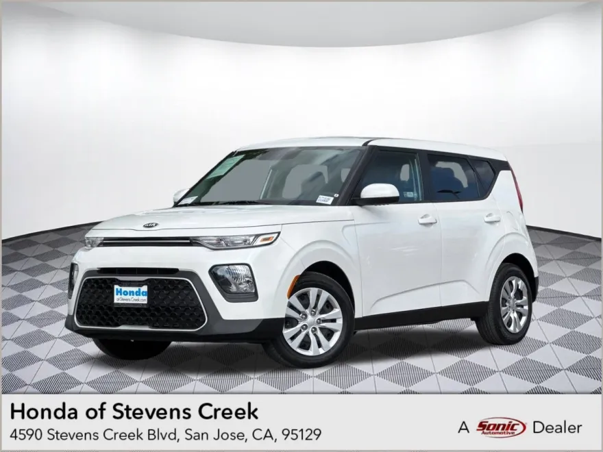 2020 Kia Soul LX photo 1