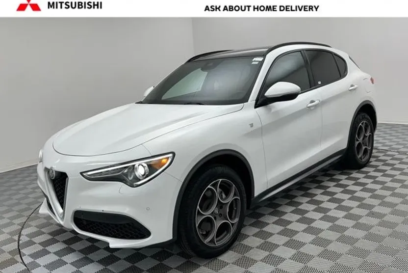 2022 Alfa Romeo Stelvio Ti photo 1