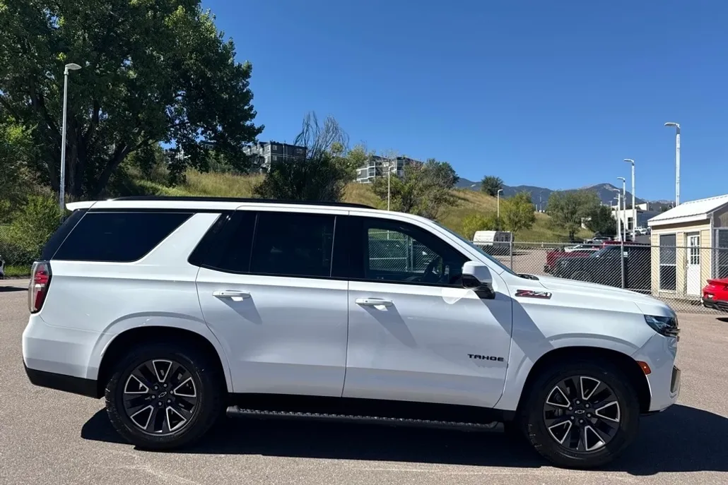 2021 Chevrolet Tahoe Z71 photo 1