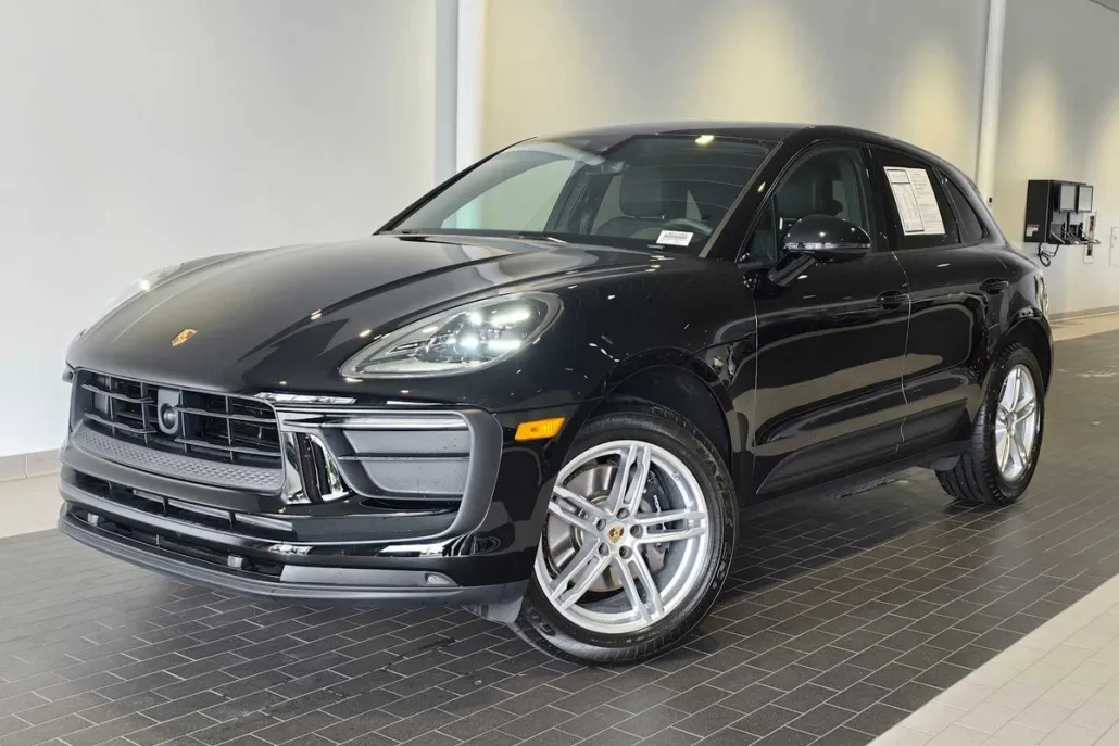2025 Porsche Macan Base photo 1