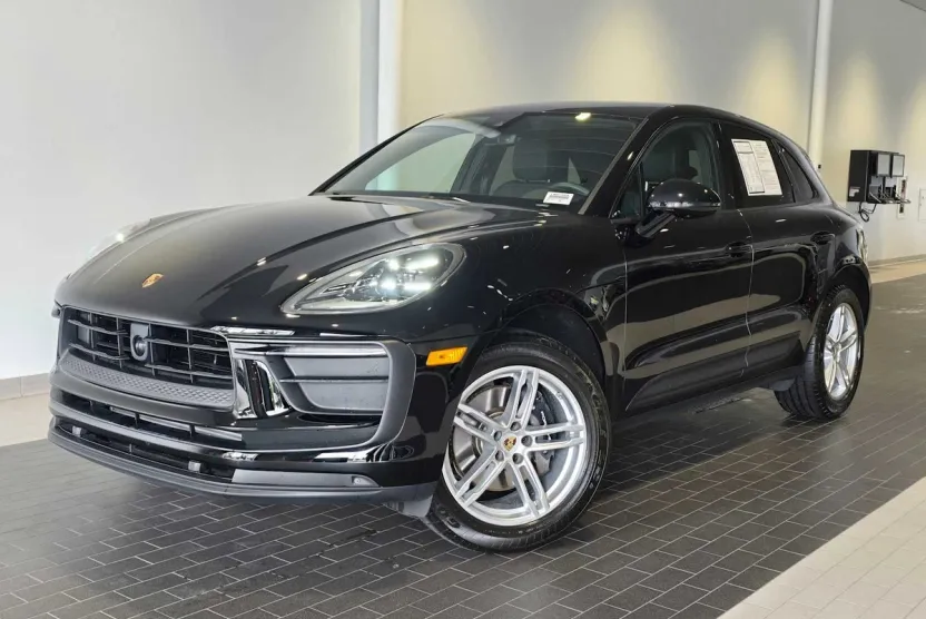 2025 Porsche Macan Base photo 1