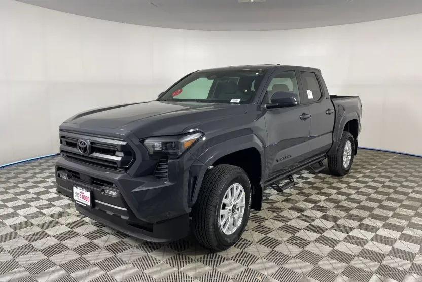 2025 Toyota Tacoma SR5 4x4 Double Cab photo 1