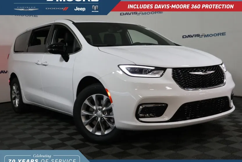 2025 Chrysler Pacifica photo 1