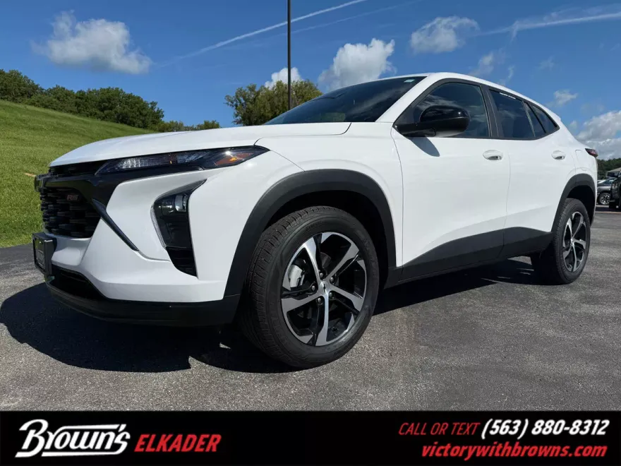 2024 Chevrolet Trax photo 1