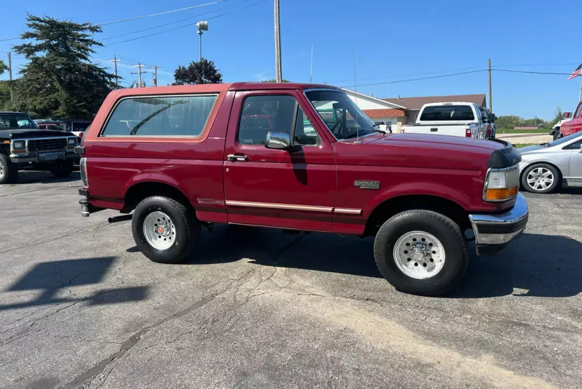 1993 Ford Bronco photo 1