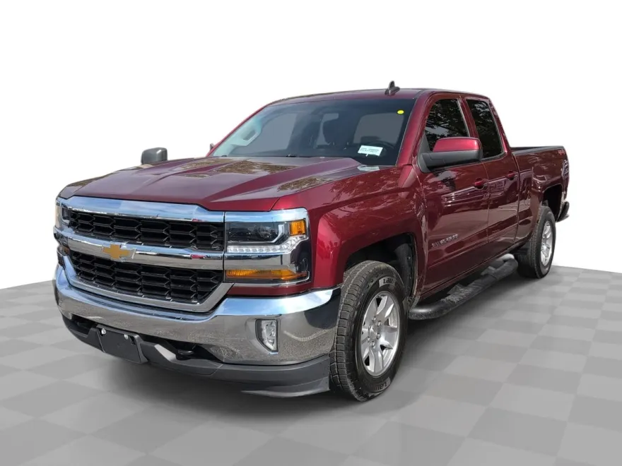 2017 Chevrolet Silverado 1500 LT photo 1