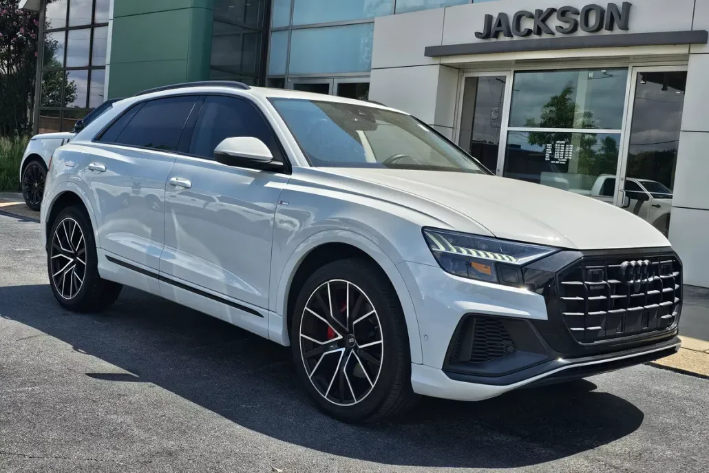2023 Audi Q8 55 Premium Plus photo 1