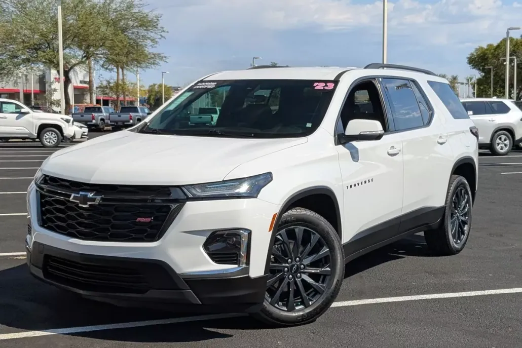 2023 Chevrolet Traverse RS photo 1