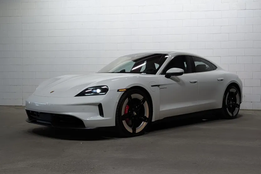 2025 Porsche Taycan 4S photo 1