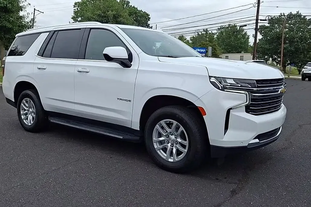 2023 Chevrolet Tahoe LT photo 1