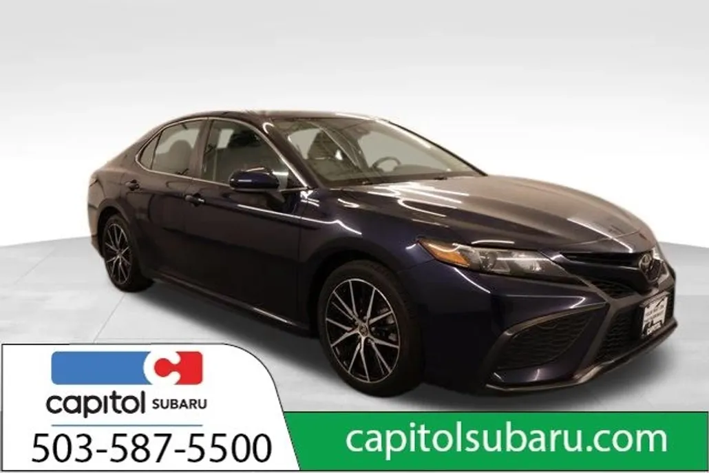 2021 Toyota Camry SE photo 1