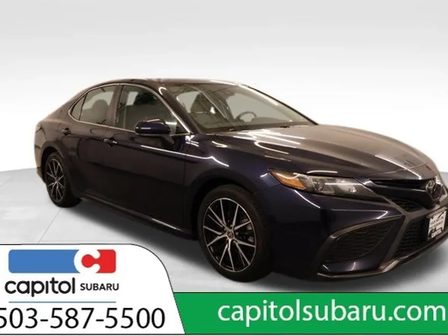 2021 Toyota Camry SE photo 1