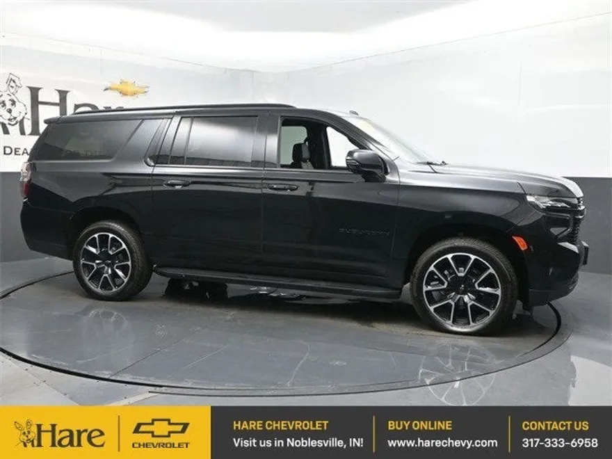 2023 Chevrolet Suburban RST photo 1