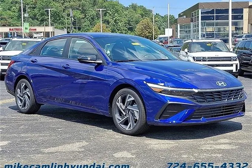 2025 Hyundai Elantra SEL Sport photo 1