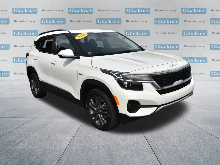 2023 Kia Seltos S photo 1
