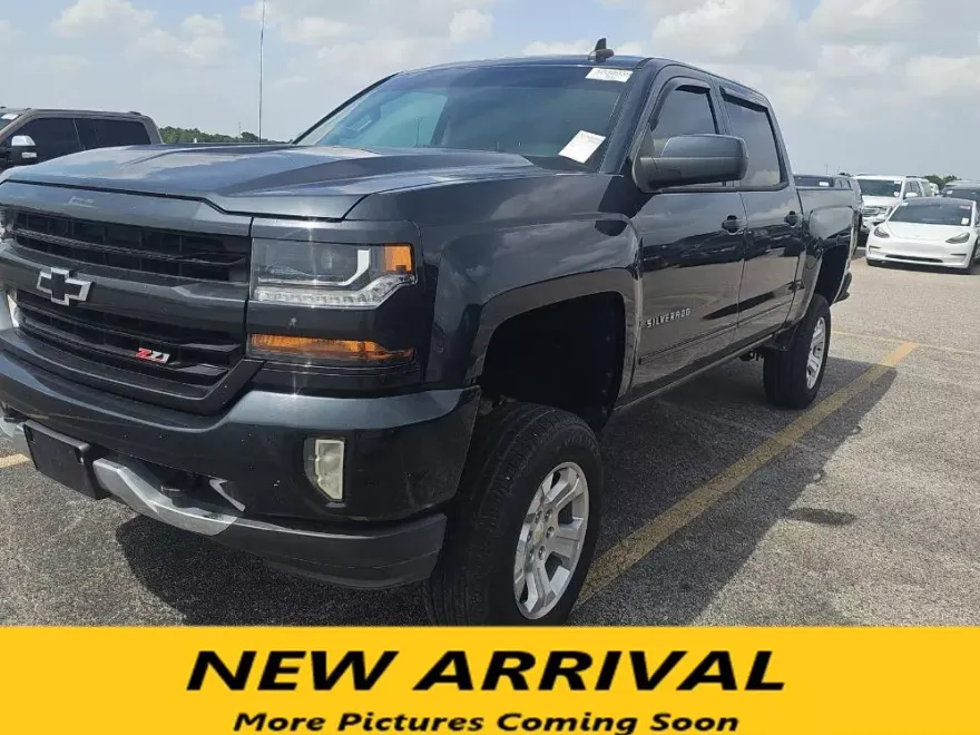 2018 Chevrolet Silverado 1500 LT photo 1