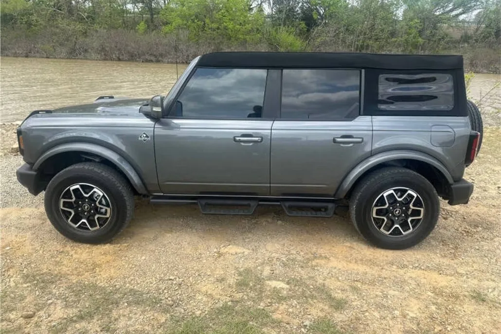 2024 Ford Bronco Outer Banks photo 1