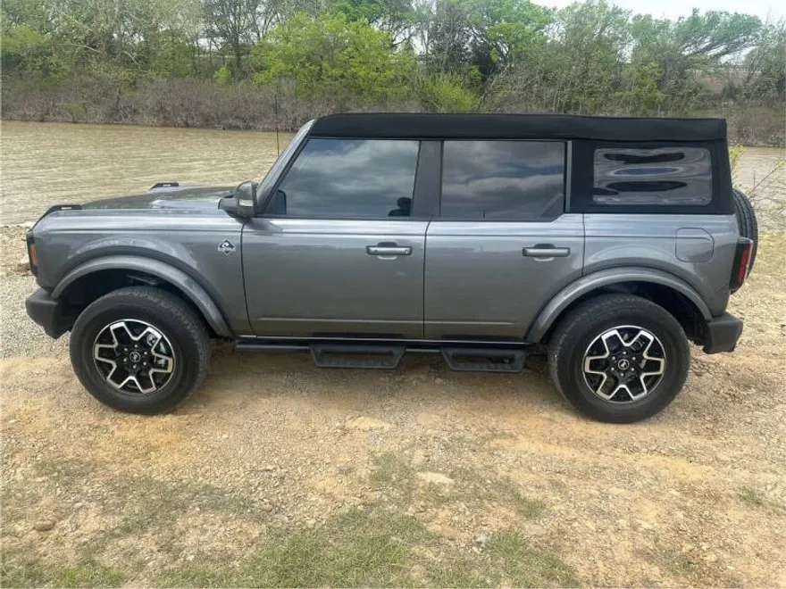 2024 Ford Bronco Outer Banks photo 1