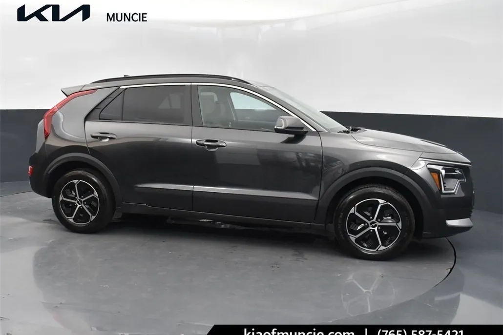 2025 Kia Niro EX photo 1