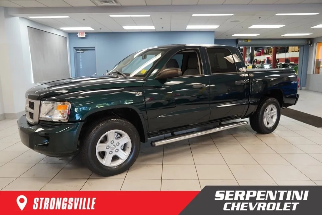 2011 Dodge Dakota SXT SLT photo 1