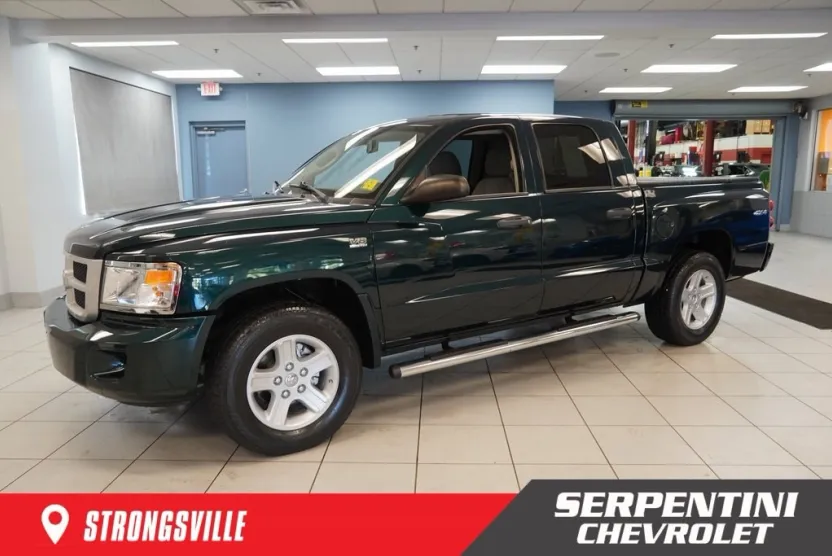 2011 Dodge Dakota SXT SLT photo 1