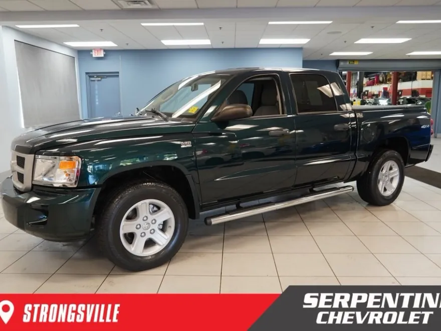 2011 Dodge Dakota SXT SLT photo 1