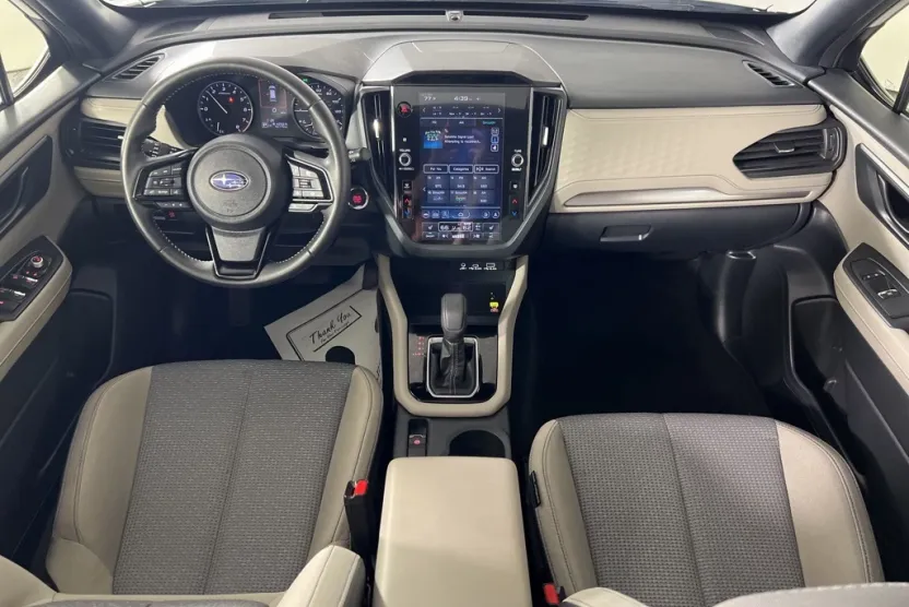 2025 Subaru Forester Premium photo 1