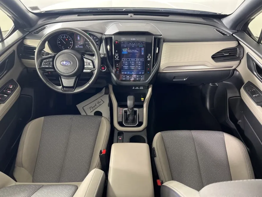 2025 Subaru Forester Premium photo 1