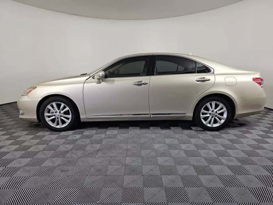 2011 Lexus ES 350 photo 1