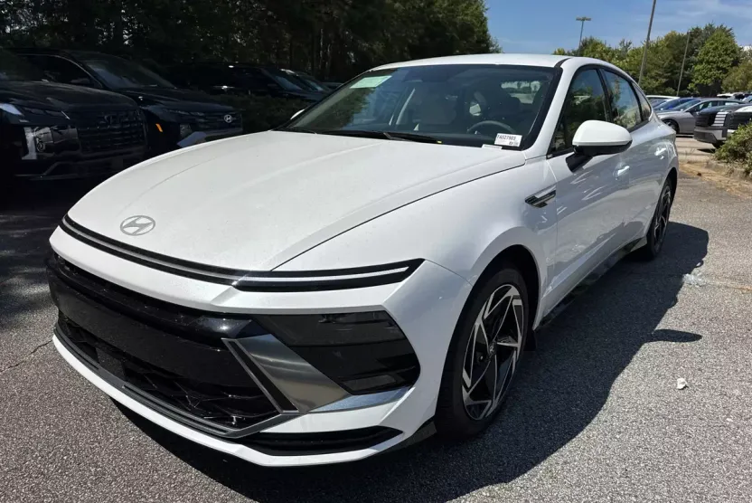 2026 Hyundai Sonata SEL Sport photo 1
