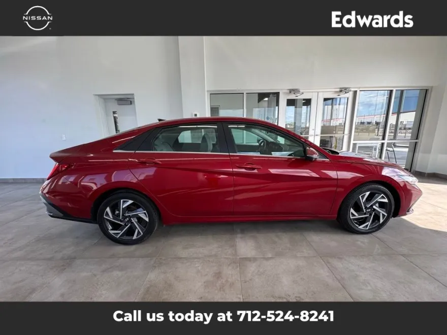 2024 Hyundai Elantra Limited photo 1