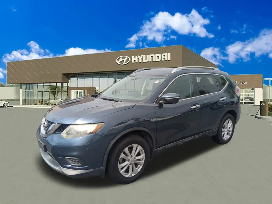 2015 Nissan Rogue SV photo 1