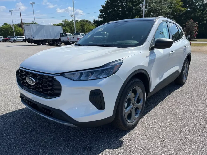 2025 Ford Escape ST-Line photo 1