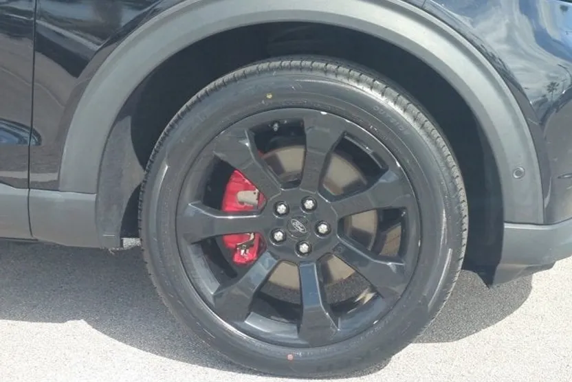 2022 Ford Explorer ST photo 1