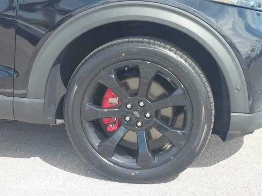 2022 Ford Explorer ST photo 1