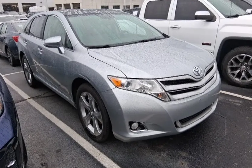 2015 Toyota Venza XLE photo 1