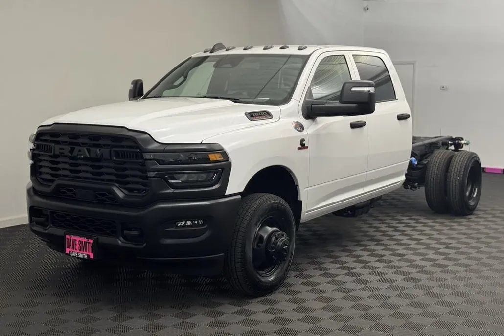 2025 Ram 3500 Tradesman photo 1