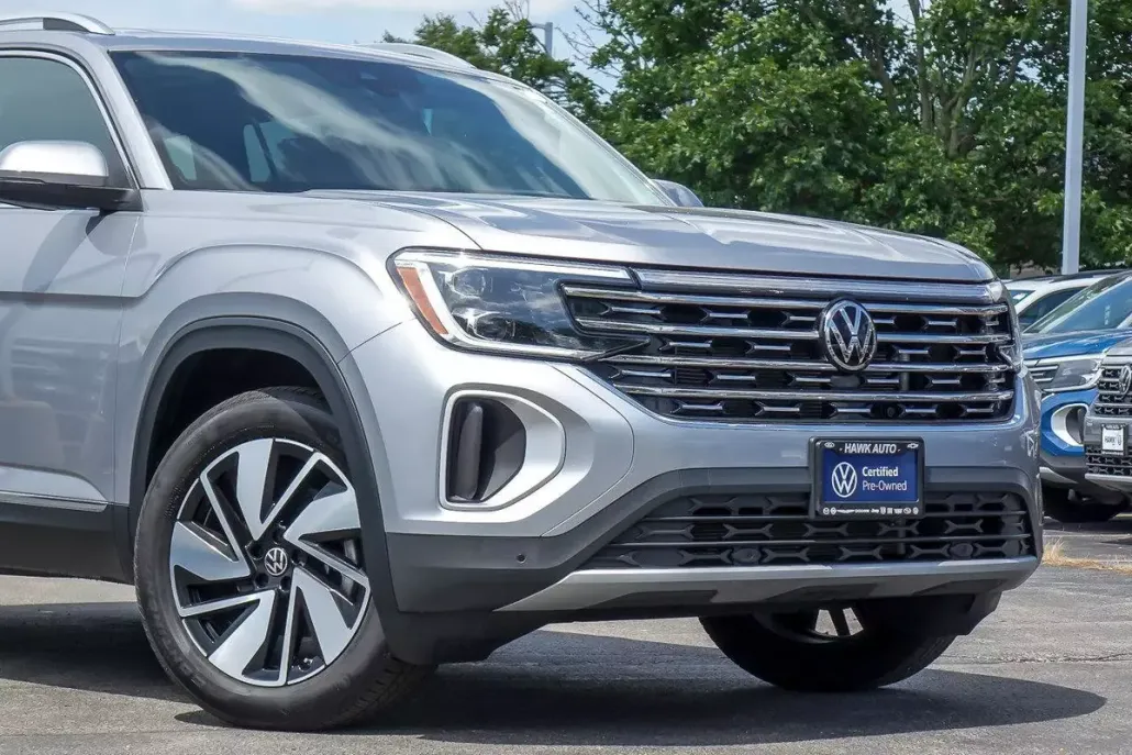 2025 Volkswagen Atlas SEL photo 1