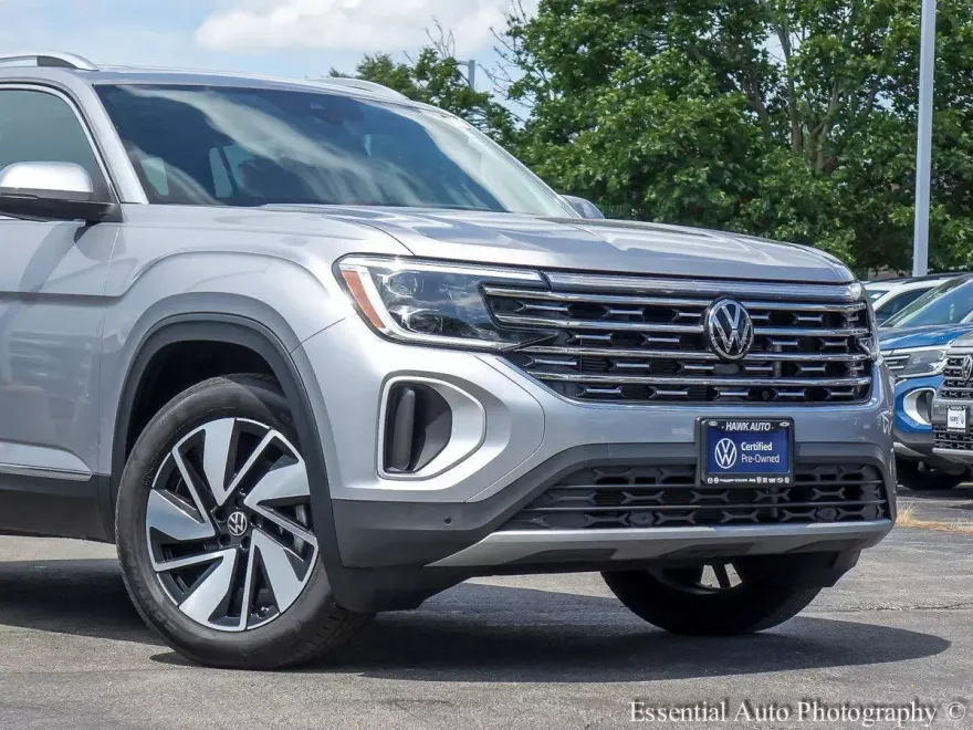 2025 Volkswagen Atlas SEL photo 1