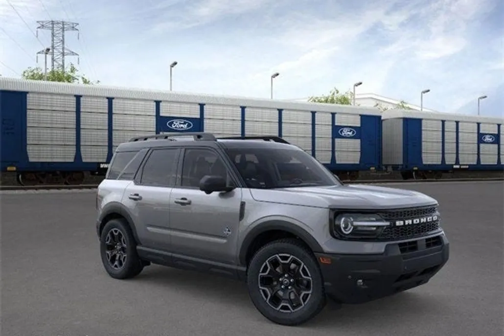 2025 Ford Bronco Outer Banks photo 1