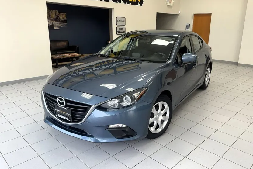 2016 Mazda Mazda3 SV Base photo 1