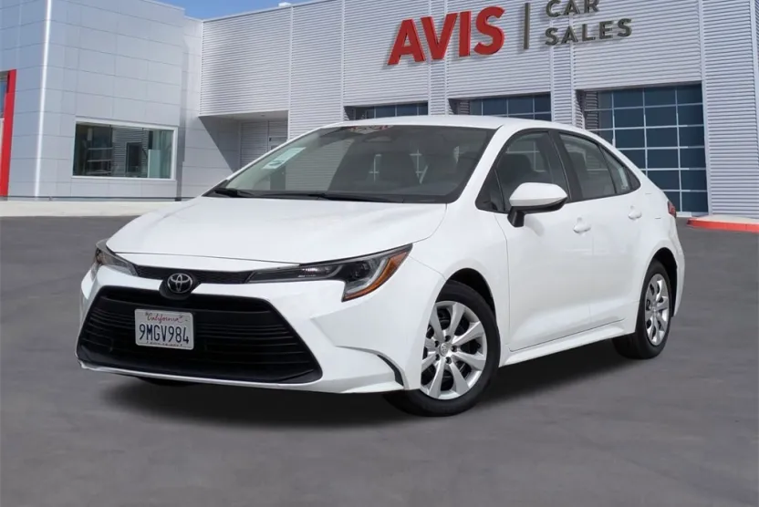 2024 Toyota Corolla LE photo 1