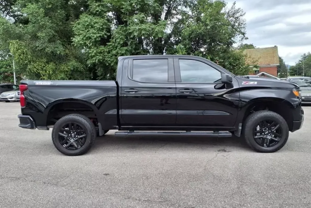 2024 Chevrolet Silverado 1500 Custom Trail Boss photo 1