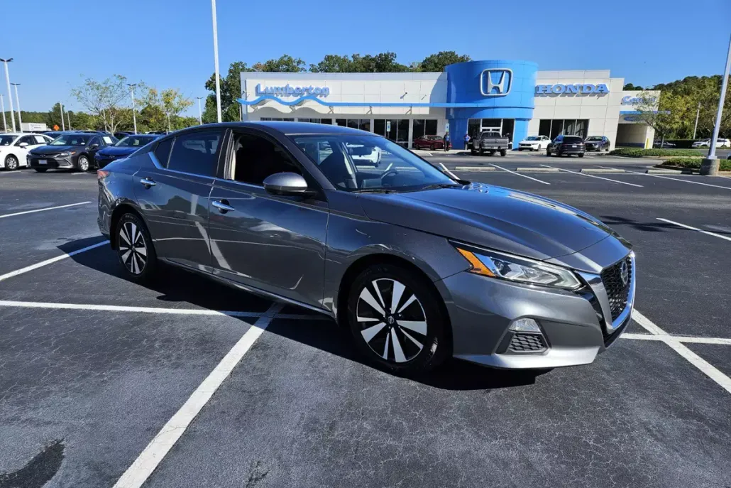 2021 Nissan Altima 2.5 SV photo 1