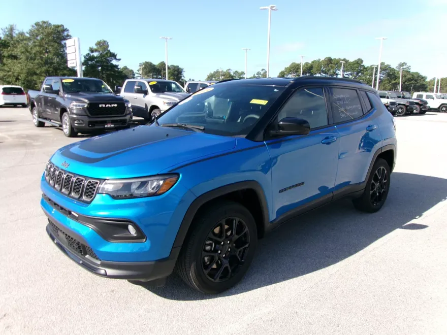 2024 Jeep Compass North Edition Latitude photo 1